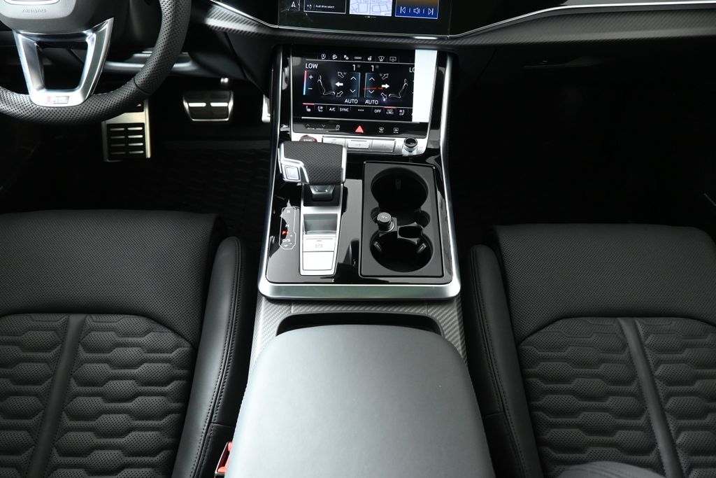 Thumbnail: 2026 Audi RS Q8 - 19