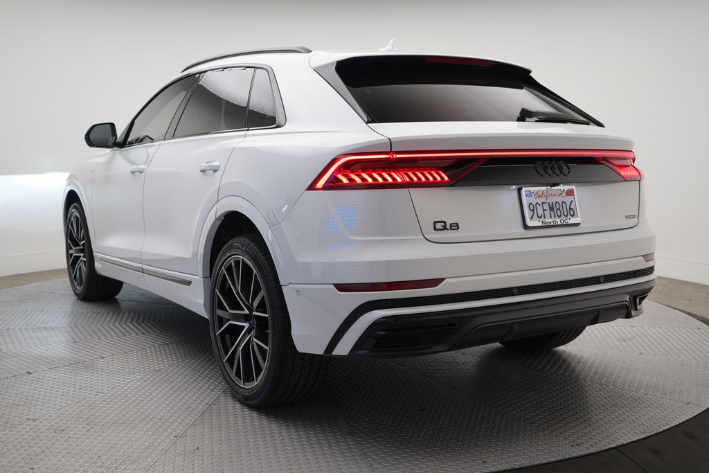 Thumbnail: 2022 Audi Q8 - 3