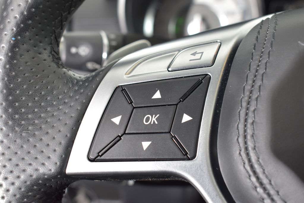 Thumbnail: 2016 Mercedes-Benz SL-Class - 18