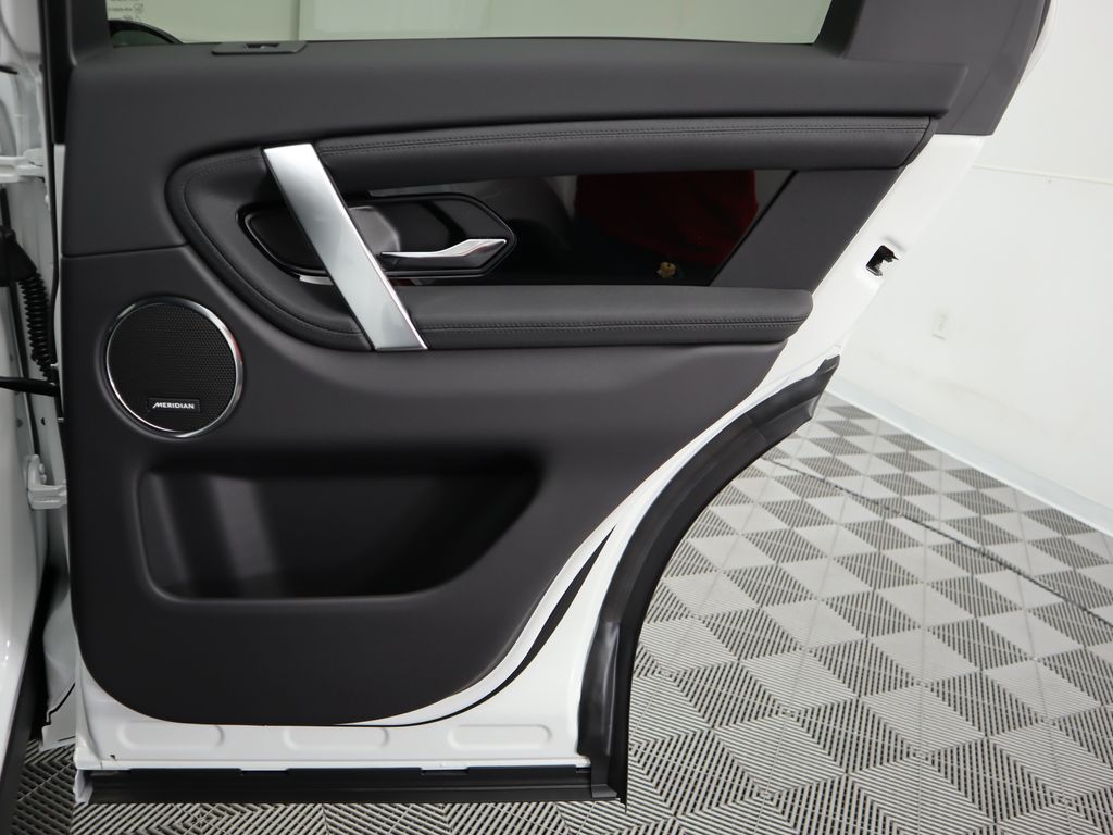 Thumbnail: 2024 Land Rover Discovery Sport - 28