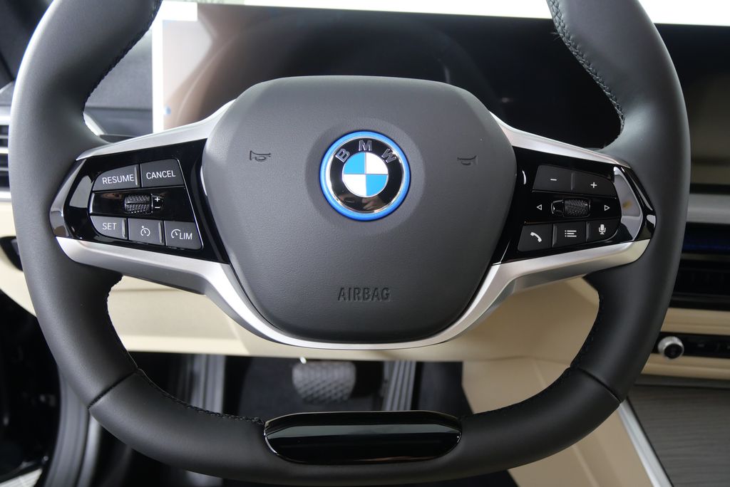 2025 BMW i4 eDrive40 18
