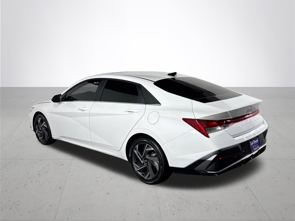 2024 Hyundai Elantra Hybrid Limited