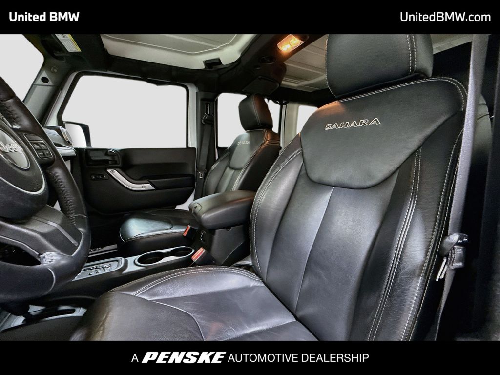 Thumbnail: 2017 Jeep Wrangler - 12