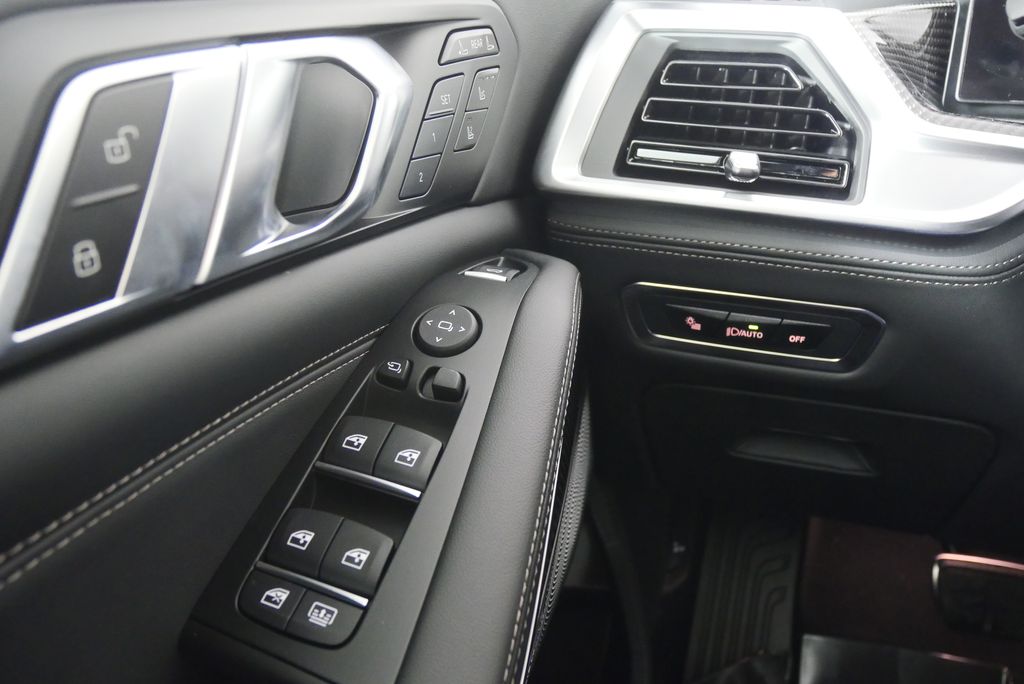 2026 BMW X7 Alpina XB7 24