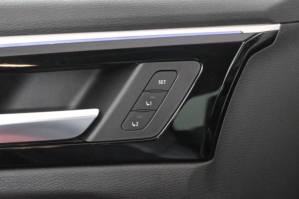 Thumbnail: 2022 Mitsubishi Outlander - 31