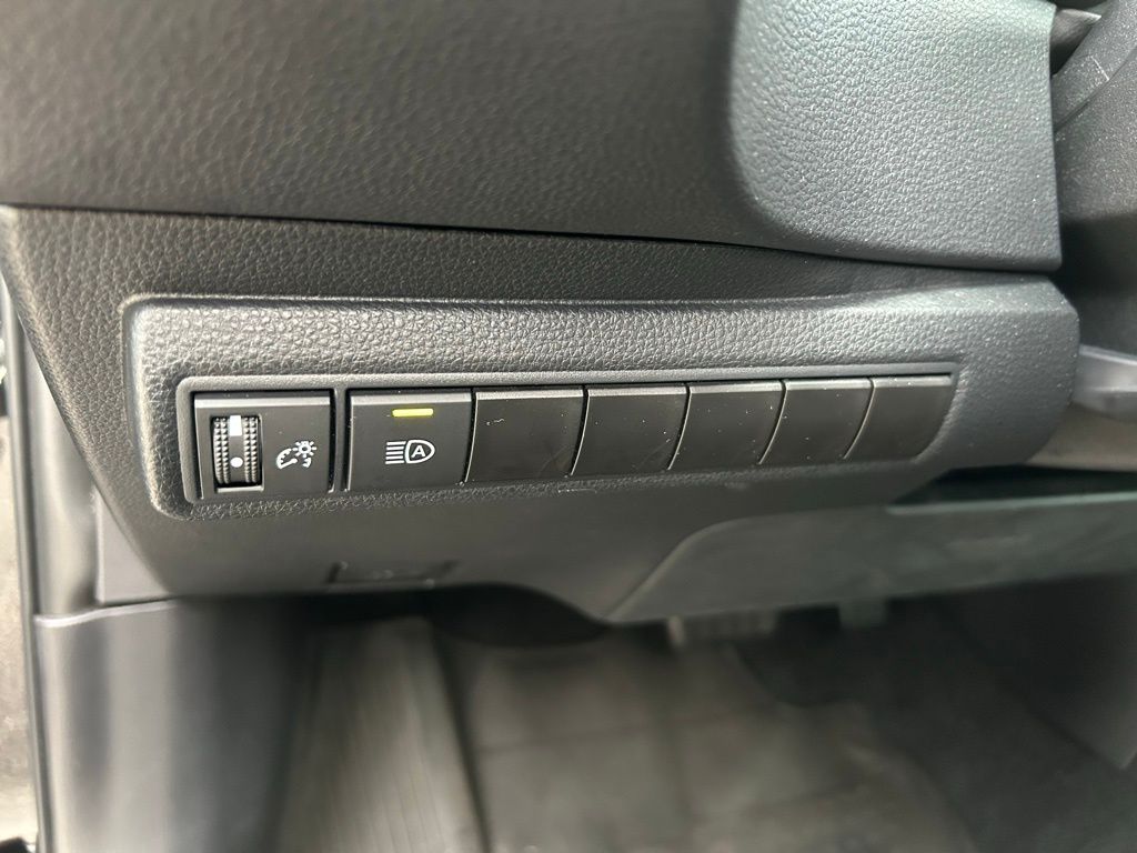 2023 Toyota Corolla XSE 18