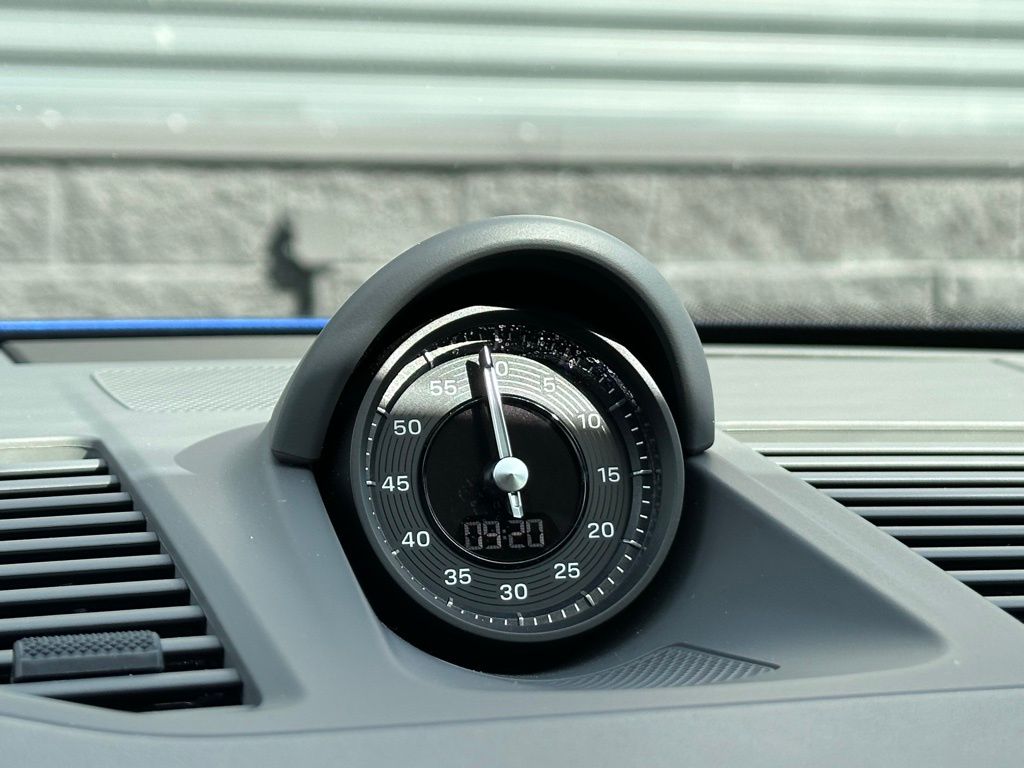 Thumbnail: 2022 Porsche 911 - 32