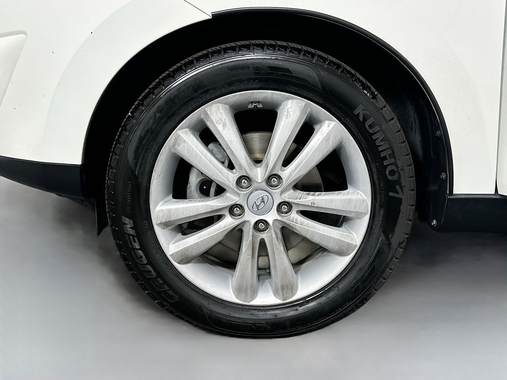 Thumbnail: 2012 Hyundai Tucson - 29