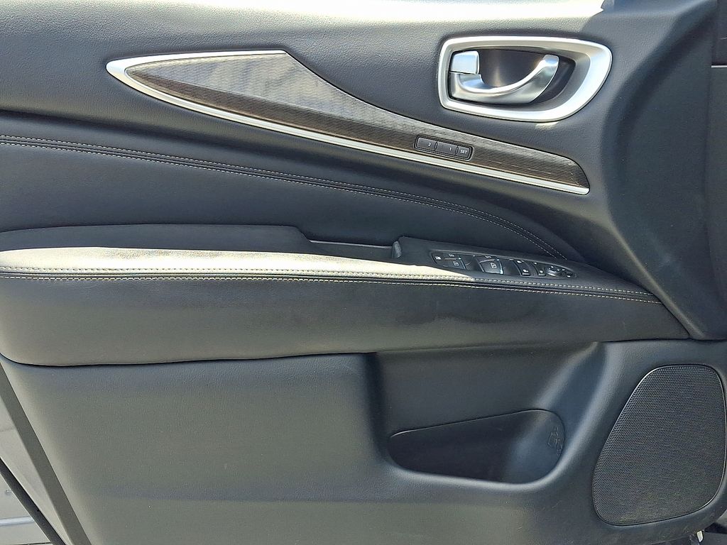 2020 INFINITI QX60 — photo 14