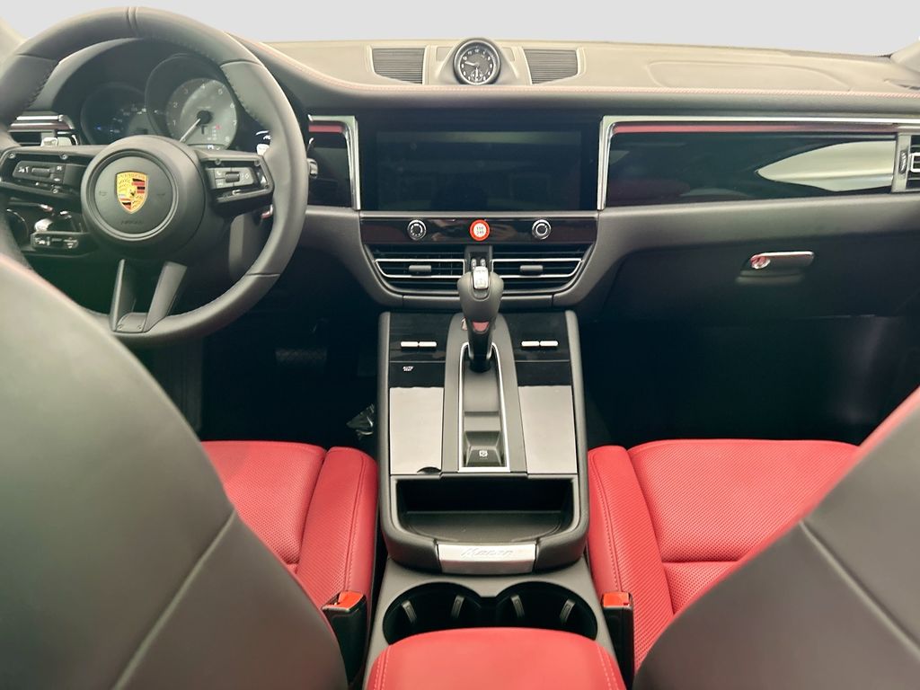 Thumbnail: 2026 Porsche Macan - 15
