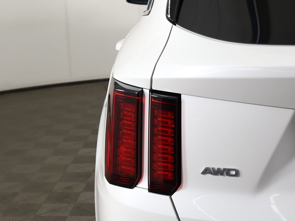 Used 2022 White Kia EX image 17