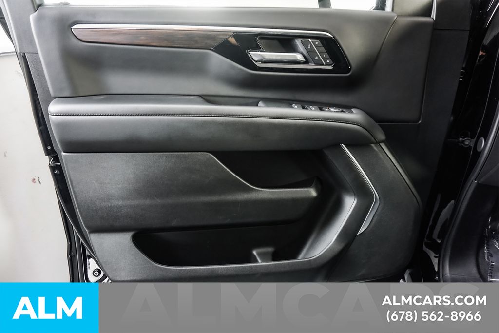 Used 2025 Black Chevrolet LT image 49