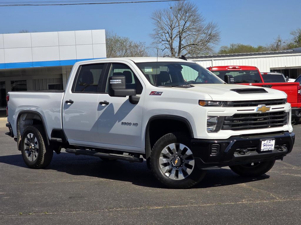 2025 Chevrolet Silverado 2500HD Custom Crew Cab 4WD