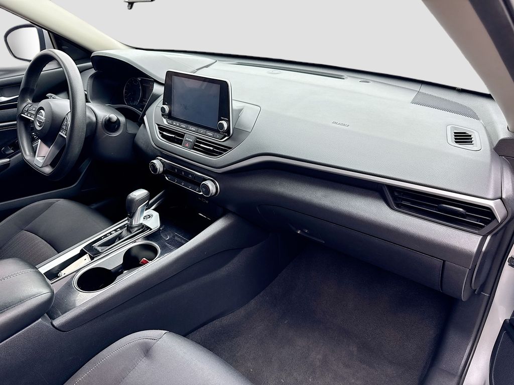 2021 Nissan Altima SV - Photo 30