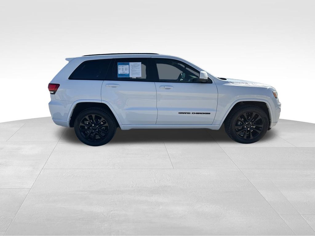 2020 Jeep Grand Cherokee Altitude 8