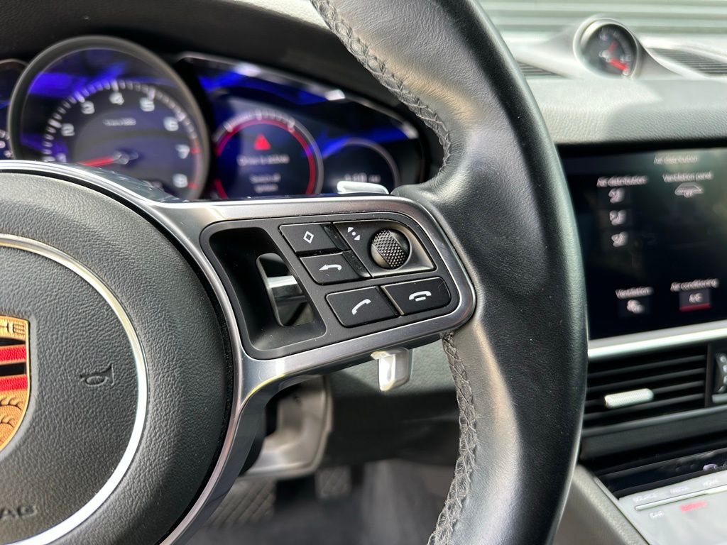 Thumbnail: 2019 Porsche Cayenne - 18