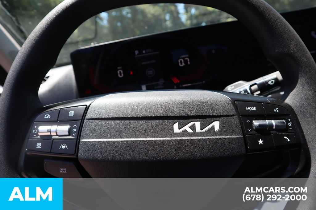 Used 2025 Black Kia LXS image 29