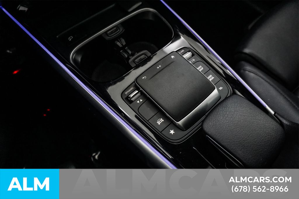 Used 2022 White Mercedes-Benz GLB 250 image 43