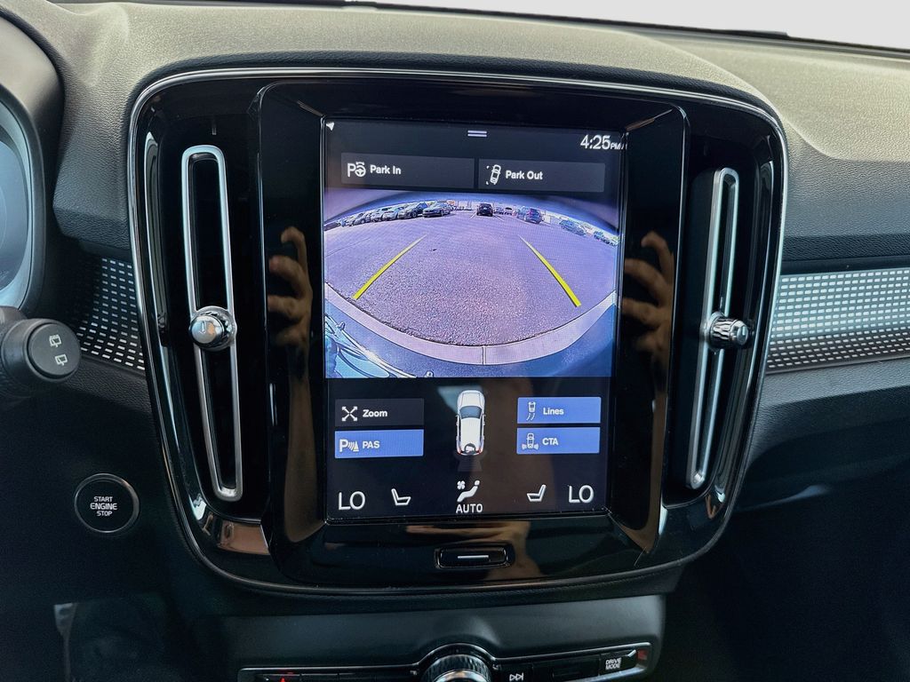 Thumbnail: 2019 Volvo XC40 - 15