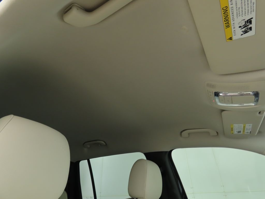 Thumbnail: 2022 Mercedes-Benz GLB - 16