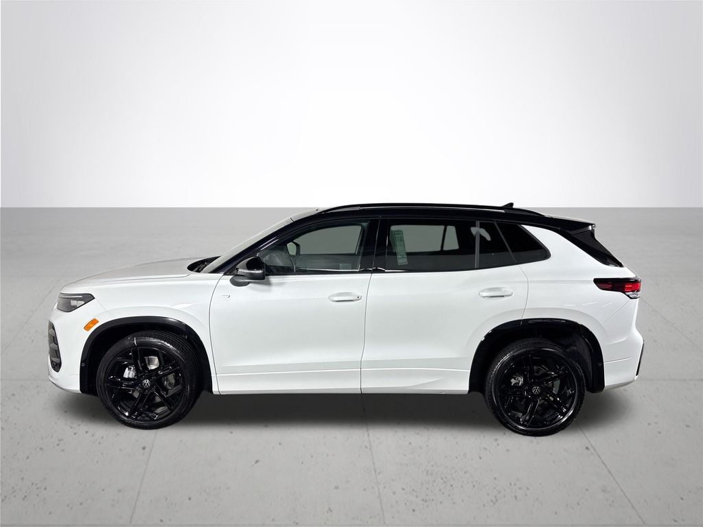 2025 Volkswagen Tiguan 2.0T SE R-Line Black