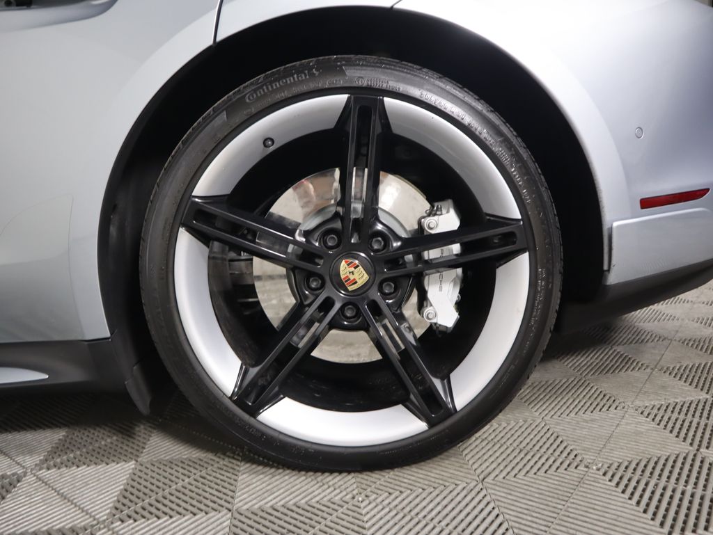 Thumbnail: 2020 Porsche Taycan - 32