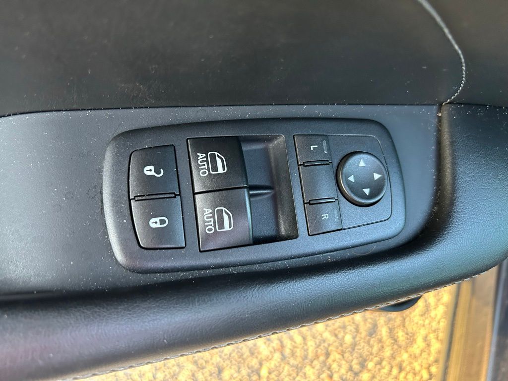 Thumbnail: 2017 Dodge Challenger - 17