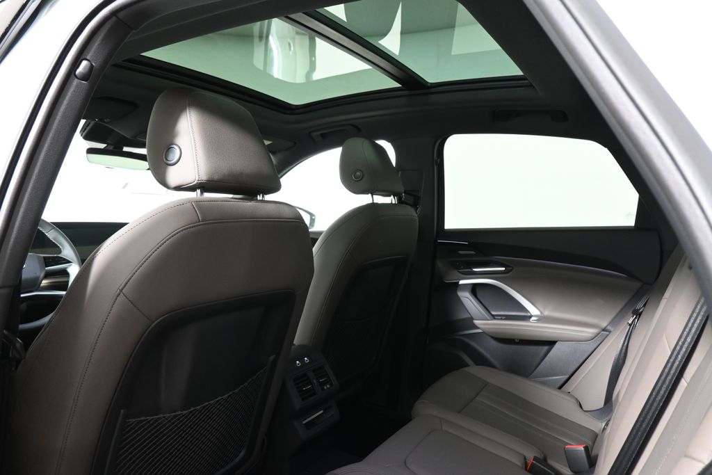 Thumbnail: 2025 Audi Q5 - 27