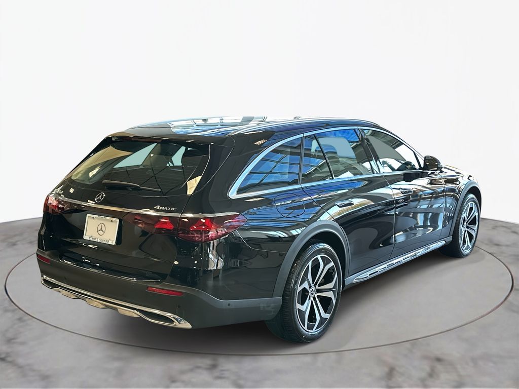 Thumbnail: 2025 Mercedes-Benz E-Class - 4