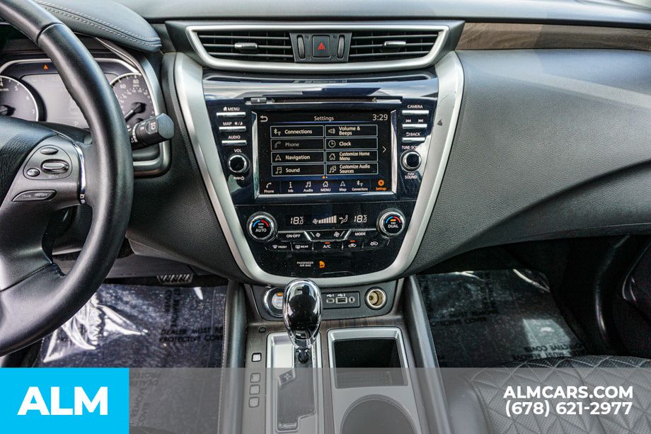 Used 2020 White Nissan Platinum image 40