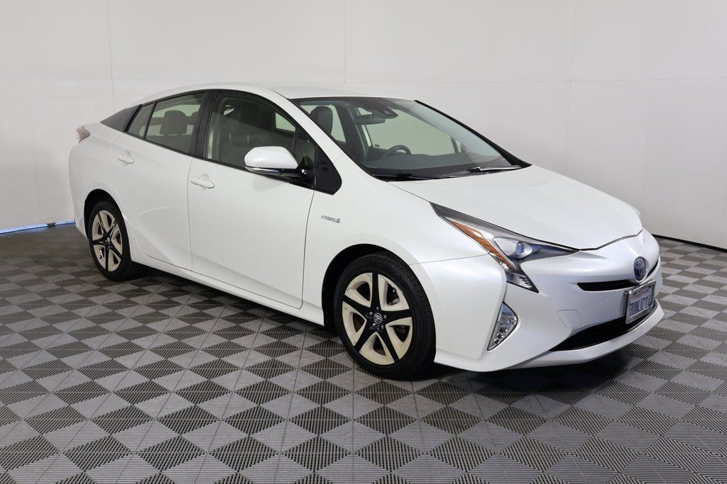 Thumbnail: 2016 Toyota Prius - 3