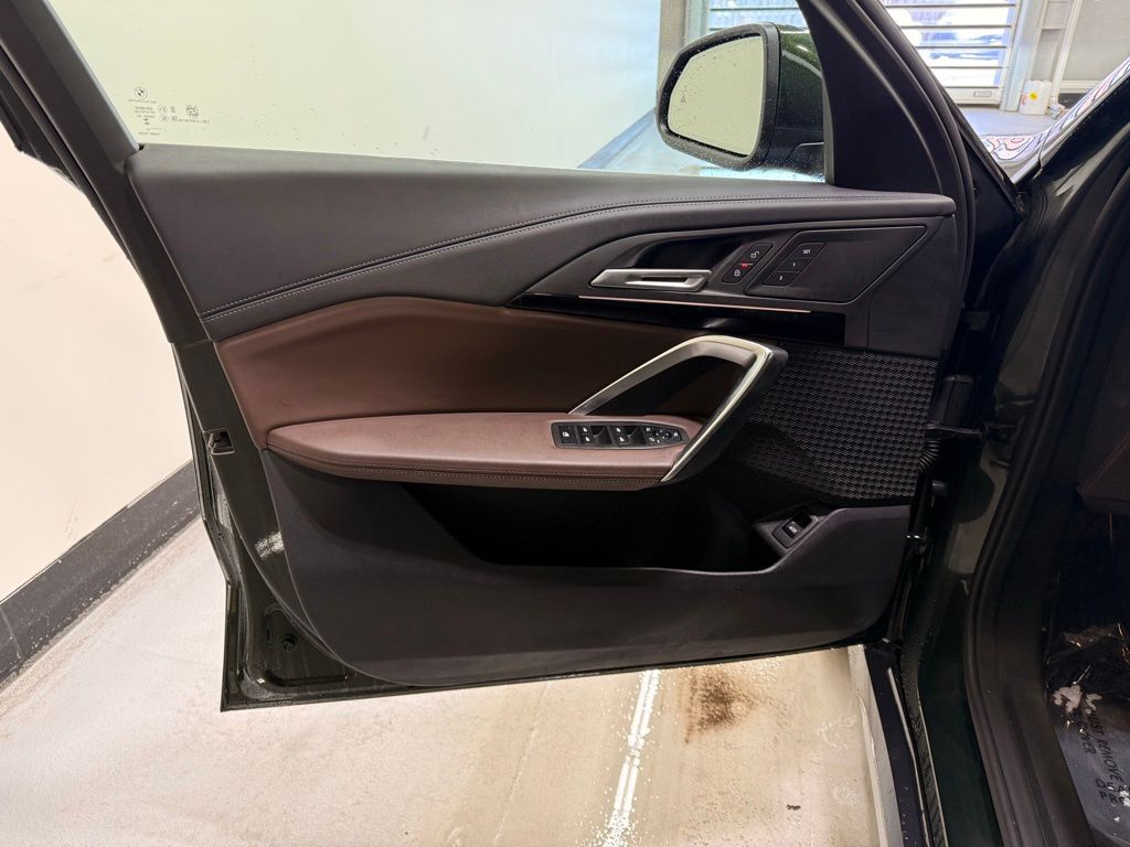 Thumbnail: 2025 BMW X1 - 10