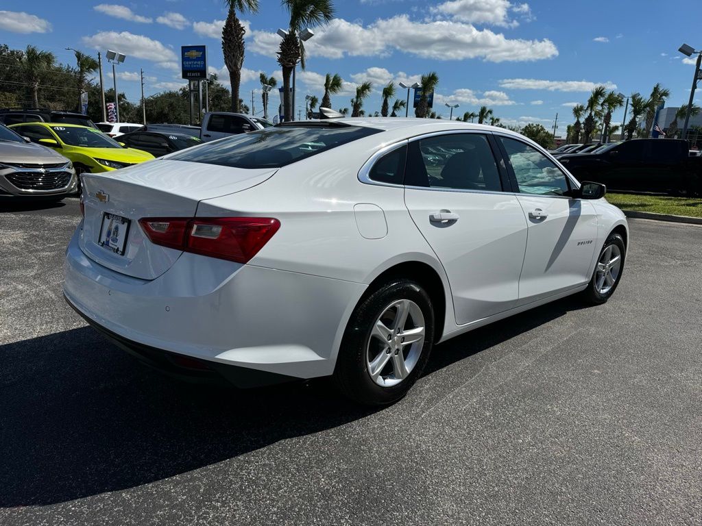 2025 Chevrolet Malibu LS 8