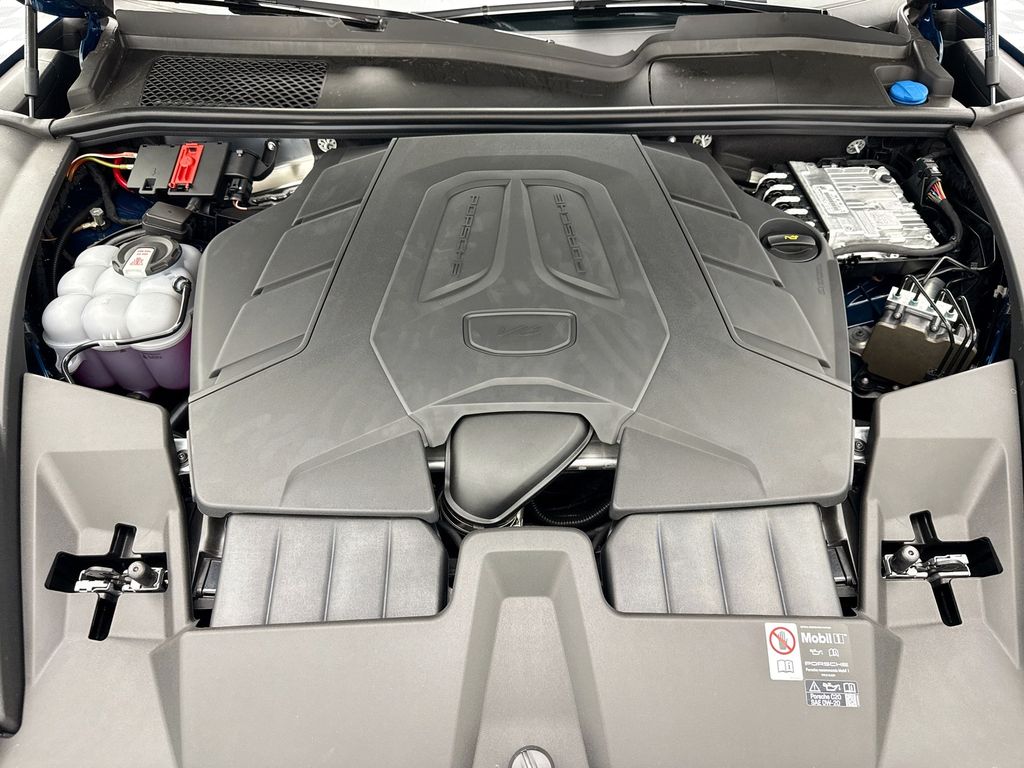 Thumbnail: 2026 Porsche Cayenne - 30