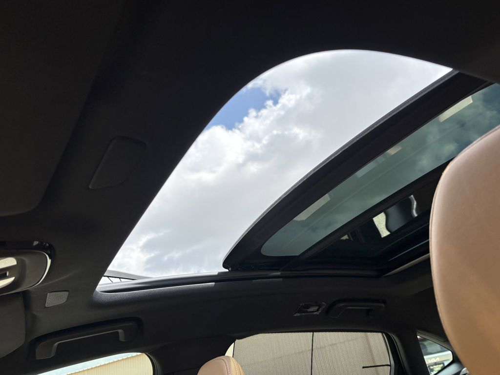 Used 2023 Denim Blue Metallic Volvo Ultimate image 23