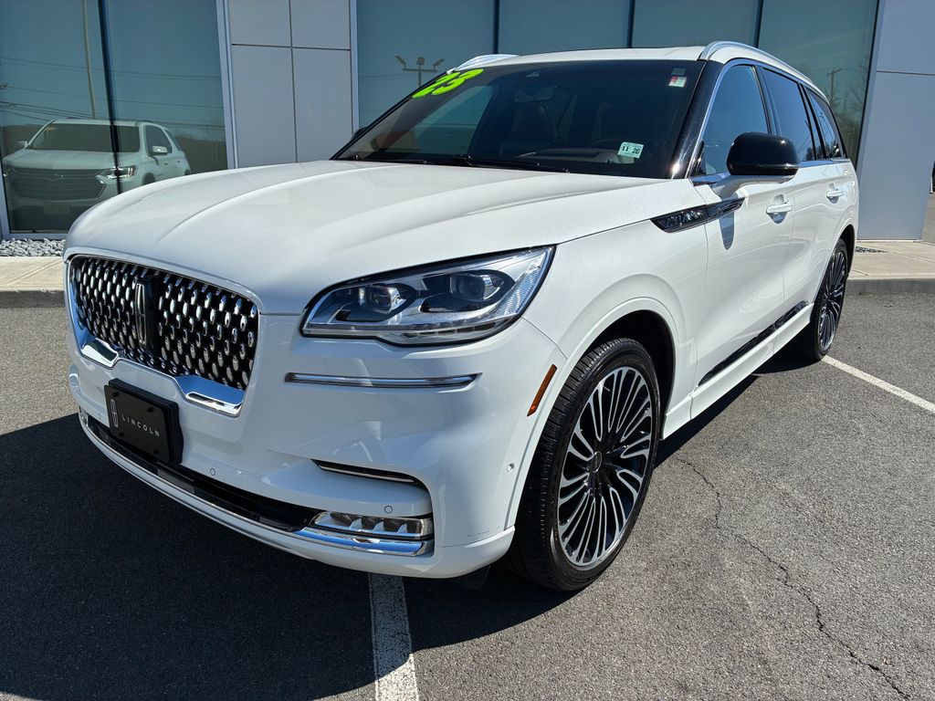 Pristine White Metallic Tri-Coat 2023 Lincoln Aviator Black Label AWD SUV / Crossover All-Wheel Drive Automatic