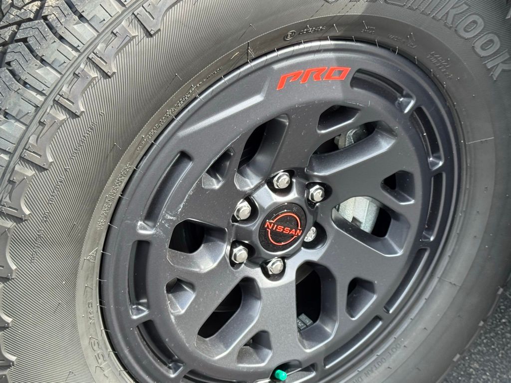 2026 Nissan Frontier PRO-X - Photo 8