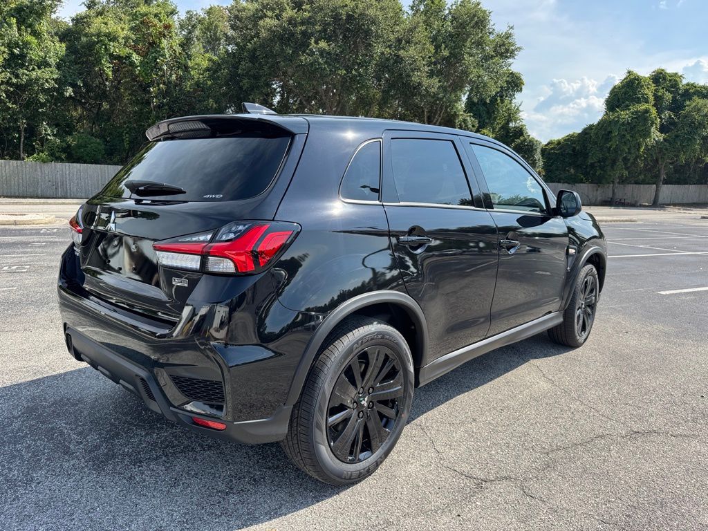 2025 Mitsubishi Outlander Sport LE photo 4