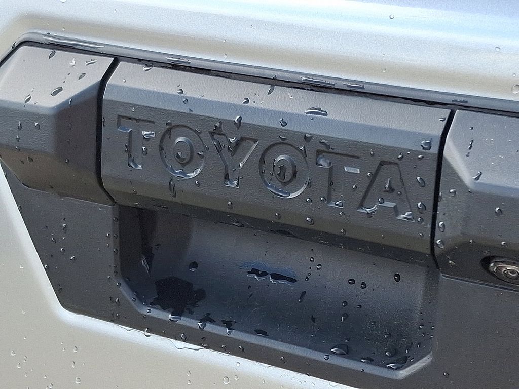 2024 Toyota Tacoma TRD Off-Road 30