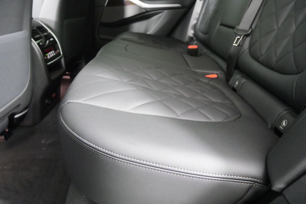 2026 BMW X5 xDrive40i 14