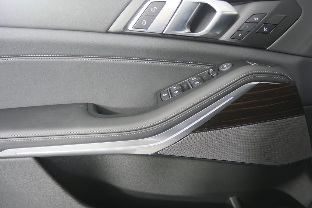 2026 BMW X5 xDrive40i 8