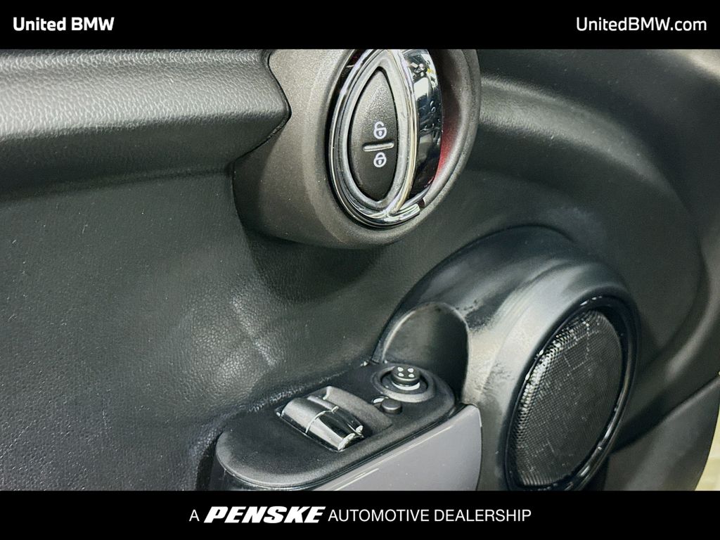 Thumbnail: 2015 MINI Cooper - 3