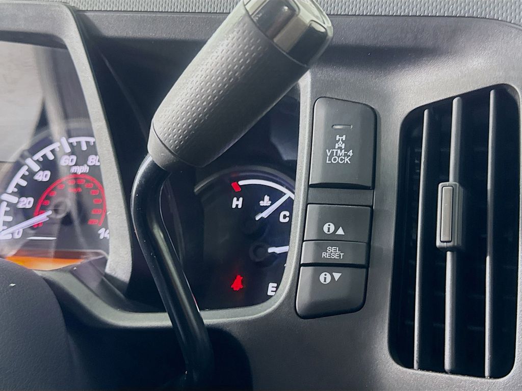 Used Car 2013 Honda Ridgeline  Rtl For Sale Under $15,000 In Austin, Texas