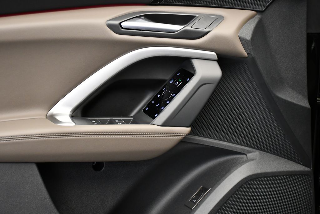 Thumbnail: 2025 Audi Q5 - 32