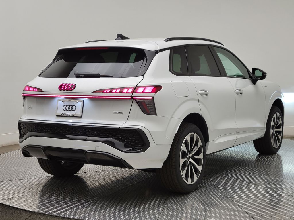 Thumbnail: 2026 Audi Q3 - 5