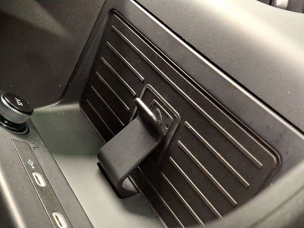 Thumbnail: 2023 Audi Q4 e-tron - 25