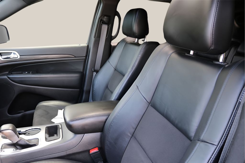 Used Car 2021 Jeep Grand Cherokee  Laredo X For Sale Under $30,000 In Austin, Texas