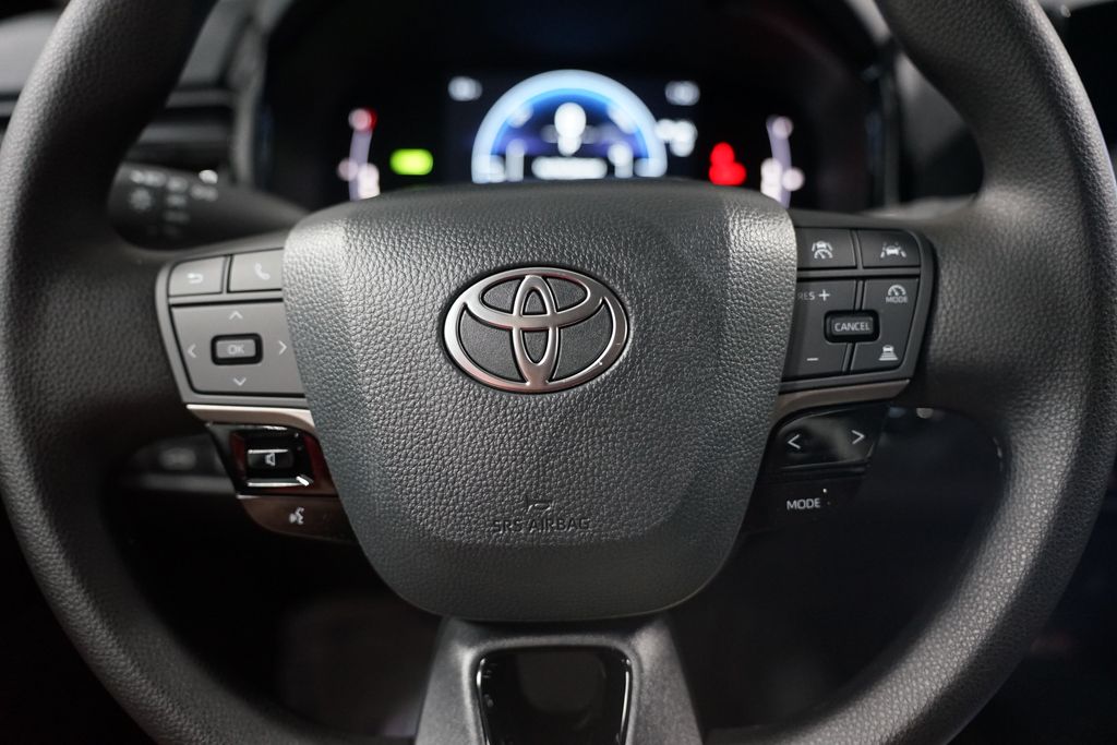 Thumbnail: 2025 Toyota Camry - 17