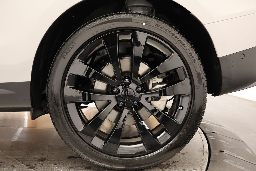 Thumbnail: 2026 Land Rover Range Rover Sport - 11