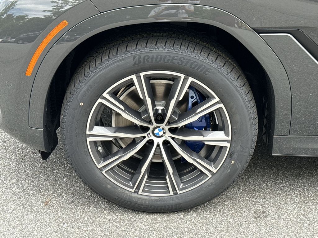 Thumbnail: 2027 BMW X6 - 10